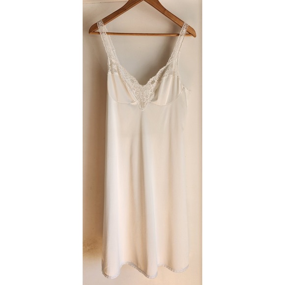 vassarette Other - Vintage Vassarette Cream White Lace Trim Slip Dress Sz 38 Made‎ in USA Lingerie